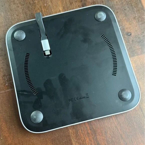 Satechi USB C Hub - Type-C Aluminum Stand & Hub for M1/M2 Apple MacMini - Picture 2 of 9